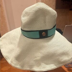 Roberto Cavalli Mint Green Wide Brim Hat 
Never worn . New excellent condition